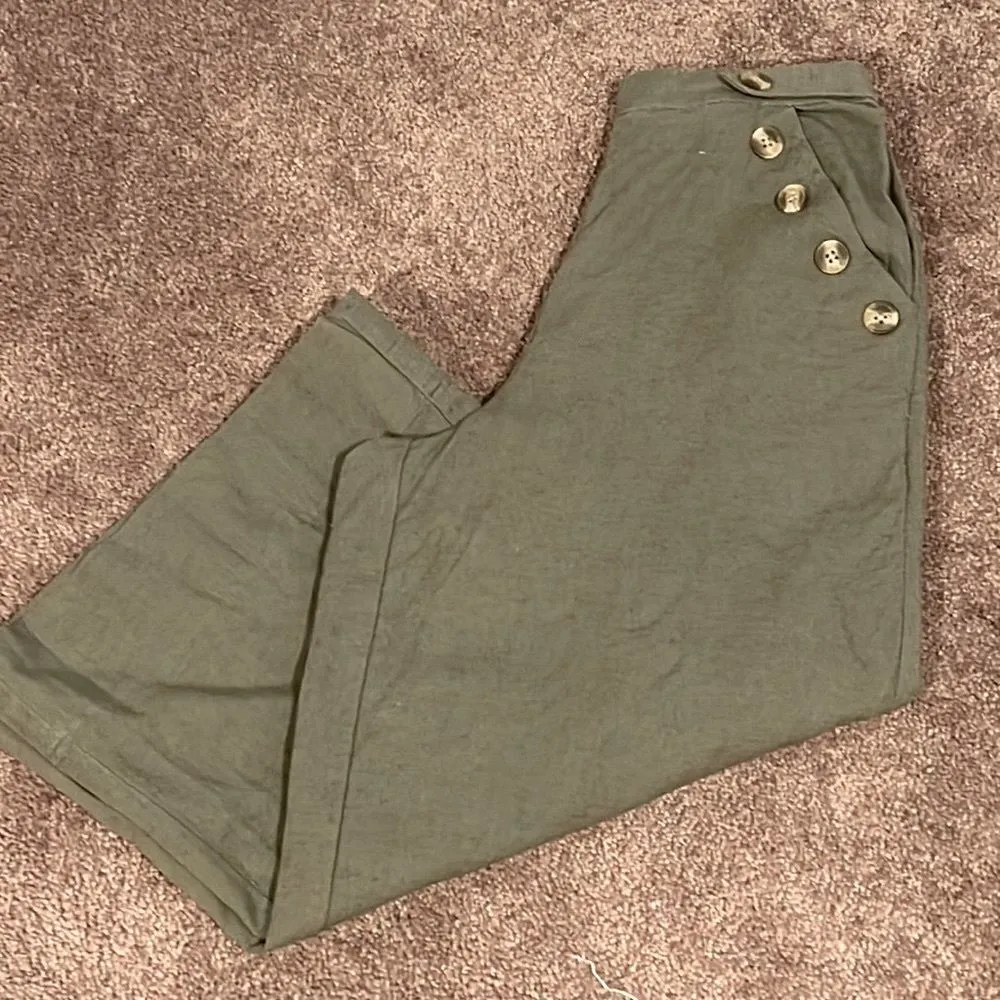 American Eagle Gaucho style pants.‎ Size XS. Casual, Army Green. - Image 4