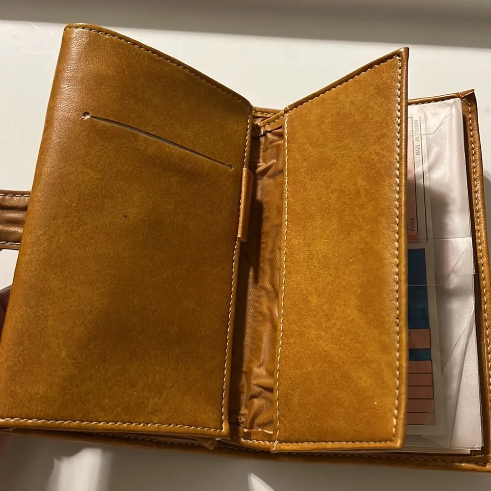 Vintage 70’s wallet snap close money holder checkbook slot pen holder light tan - Image 7