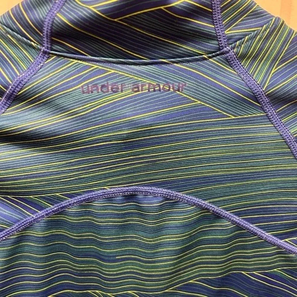 Women’s Under Armour Fitted Coldgear 1/2 zip Long‎ Sleeve pullover jacket Medium - Image 8