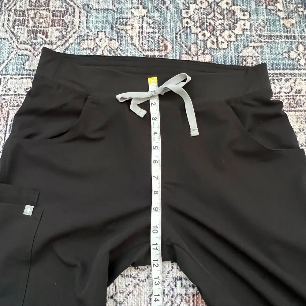 FIGS Kade Cargo Scrub Pants in Black Straight Leg Classic Fit Yoga Waist T21004 - Image 12