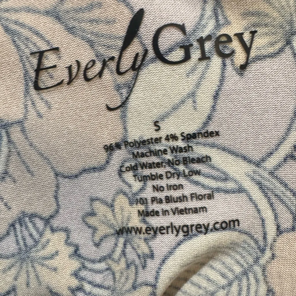 Everly Grey mauve floral nursing maternity dress size small Pink - Image 7