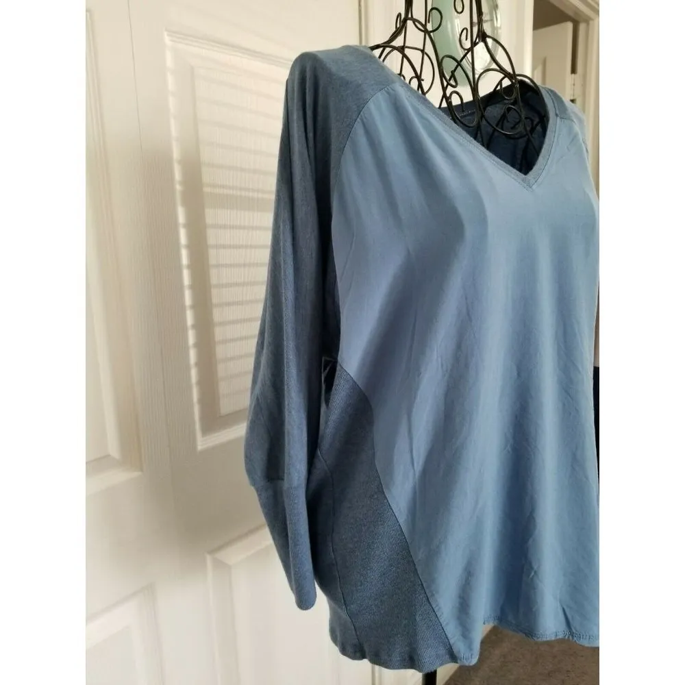 Two by Vince Camuto Blouse Top 3/4 Sleeve Two Blue Shades V Neck Size Small - Image 2