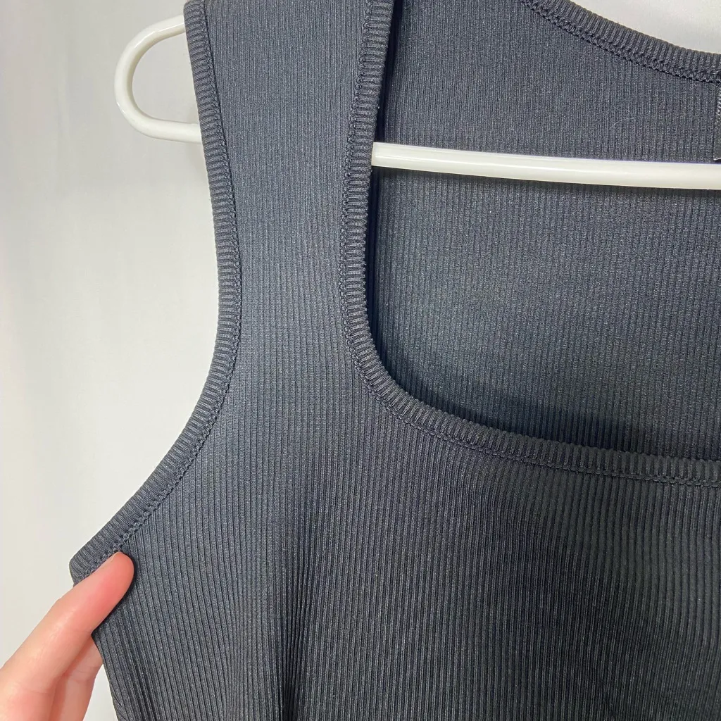 NWOT‎ SHEIN women’s black ribbed sleeveless square neck cropped tank top medium - Image 2