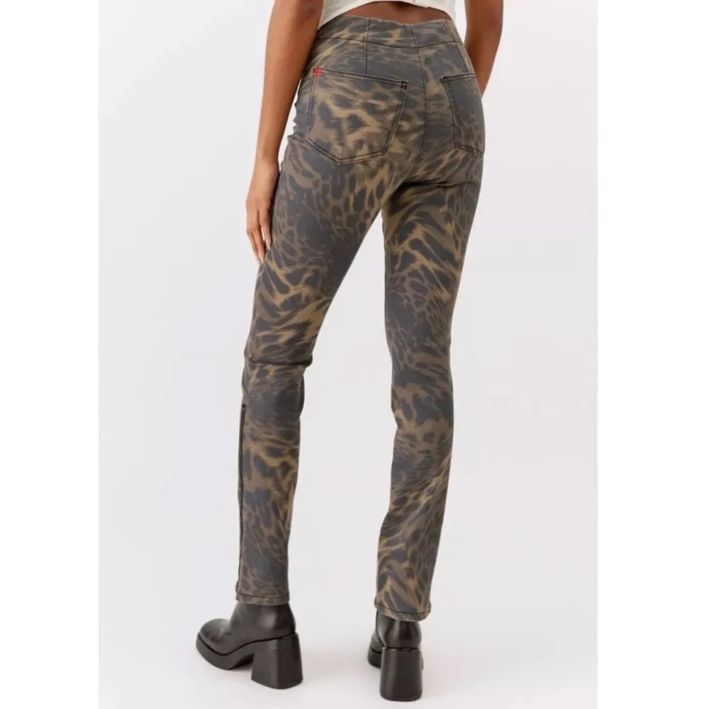 UO BDG Ankle-Zip Skinny Jean - Image 4