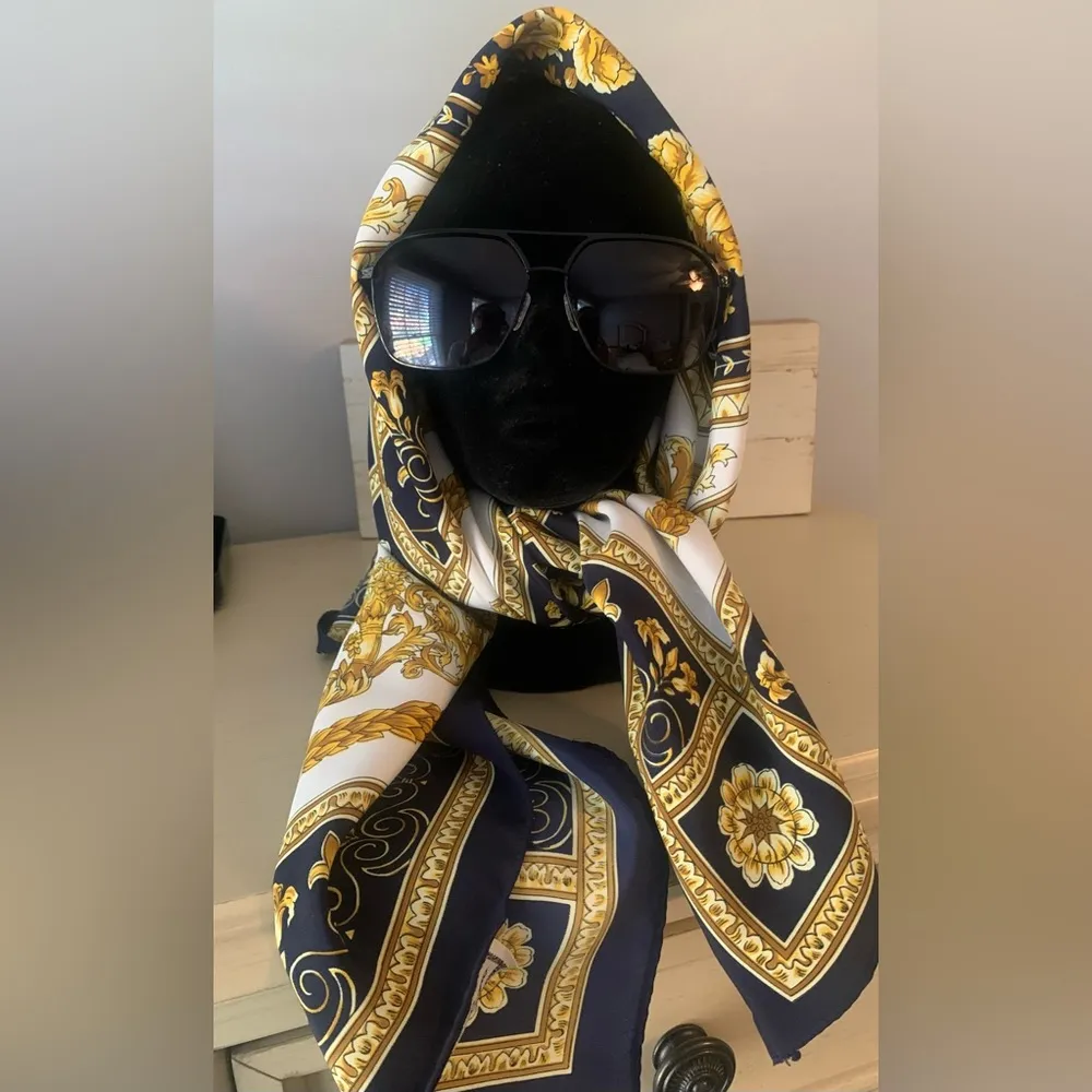 Alexis Georgio Fashion Scarf - Image 11