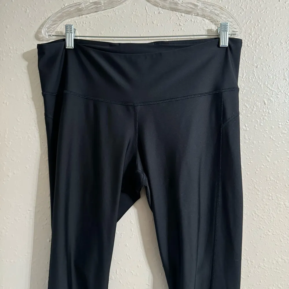 Under armor compression heat gear leggings - Image 2