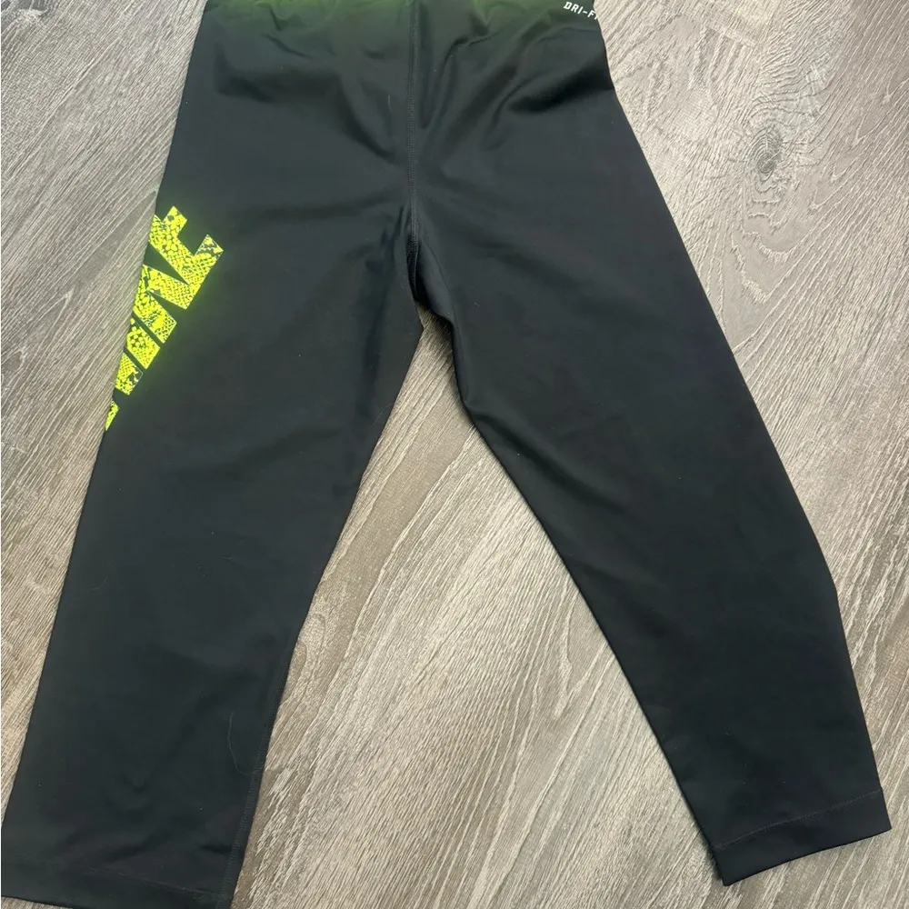 Nike dri fit crop leggings - Image 2