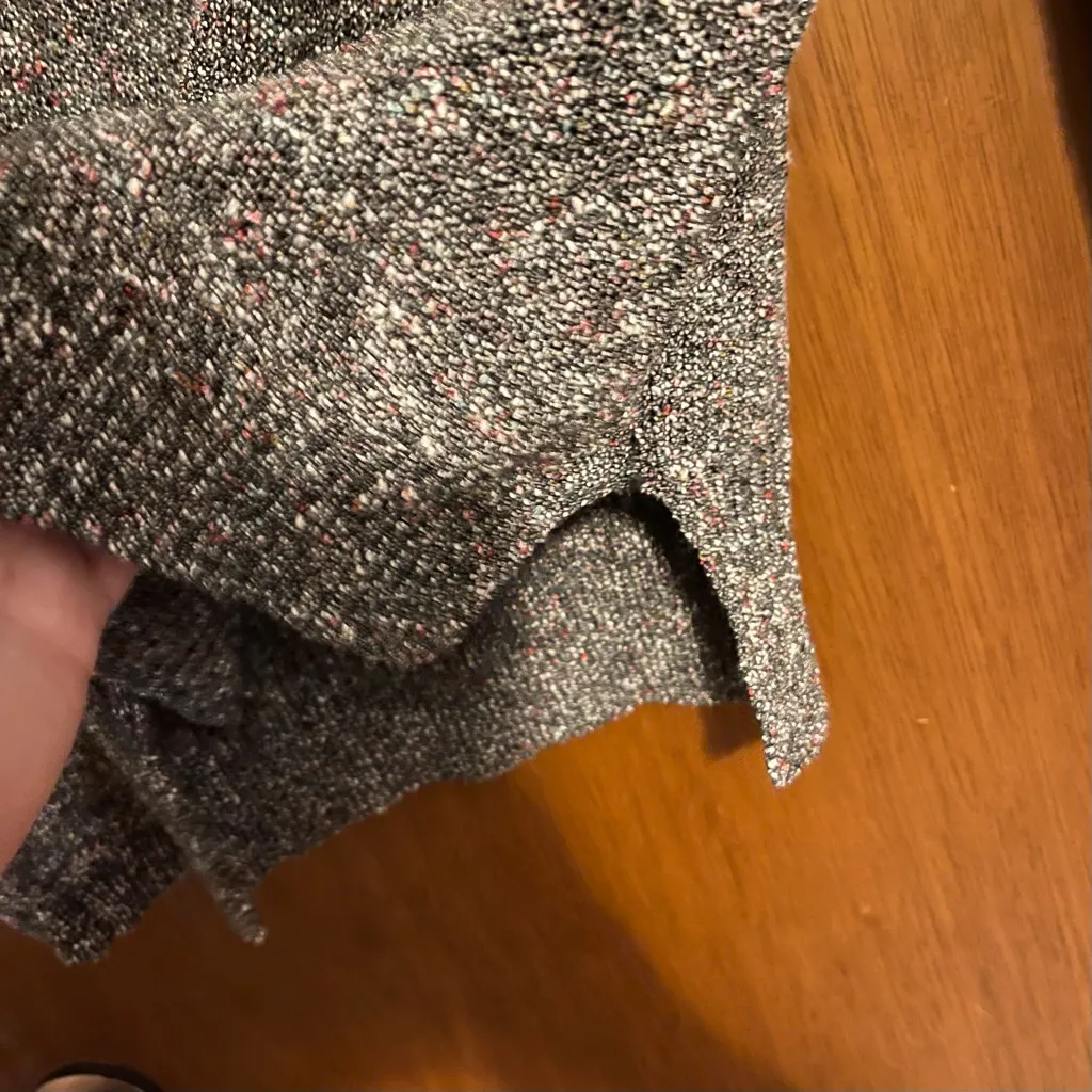 Sam Edelman Russian Romance Grey Neutral Vneck Sweater Size Small - Image 6