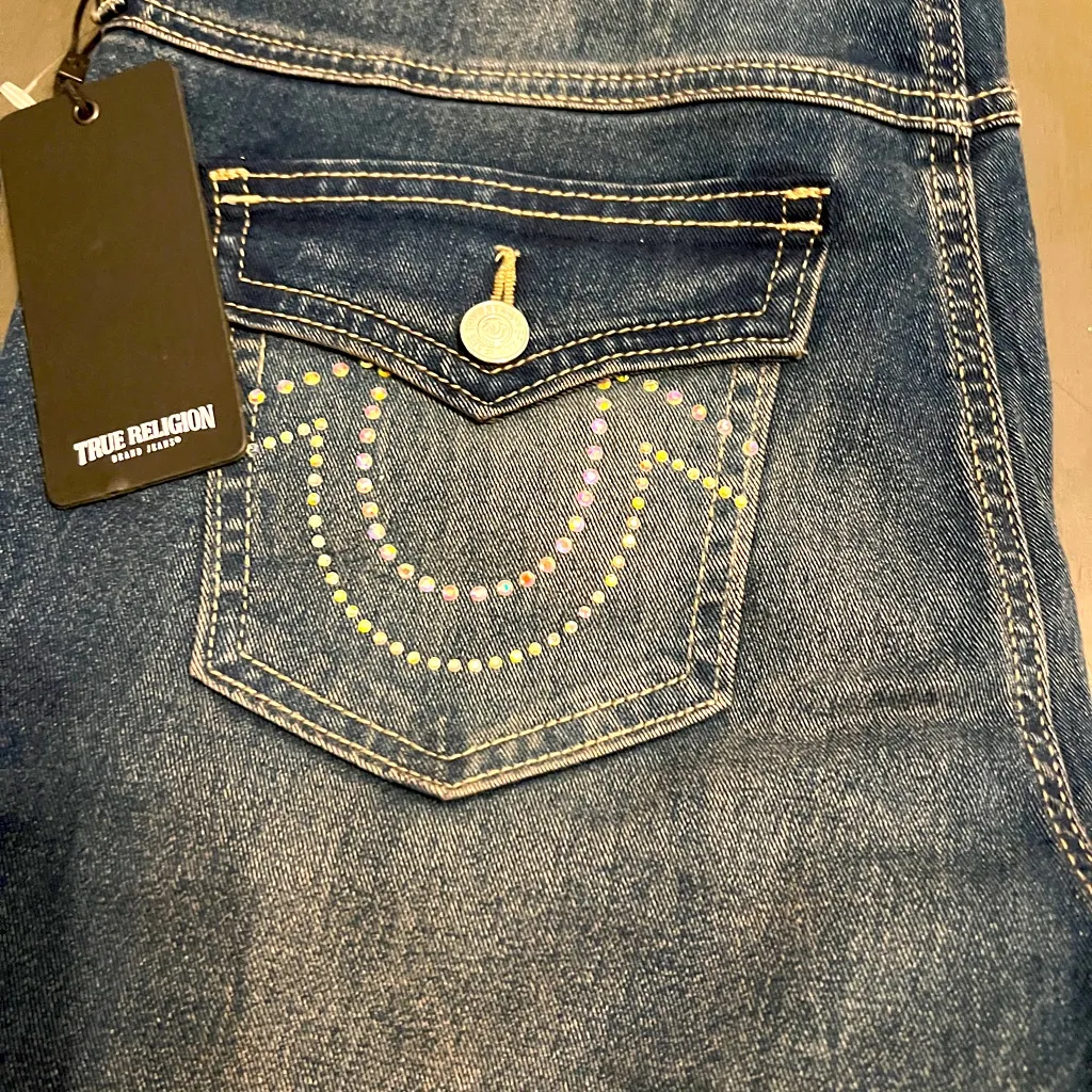 True Religion Blue Jeans with Vintage Wash and Horseshoe Stitching - Image 2