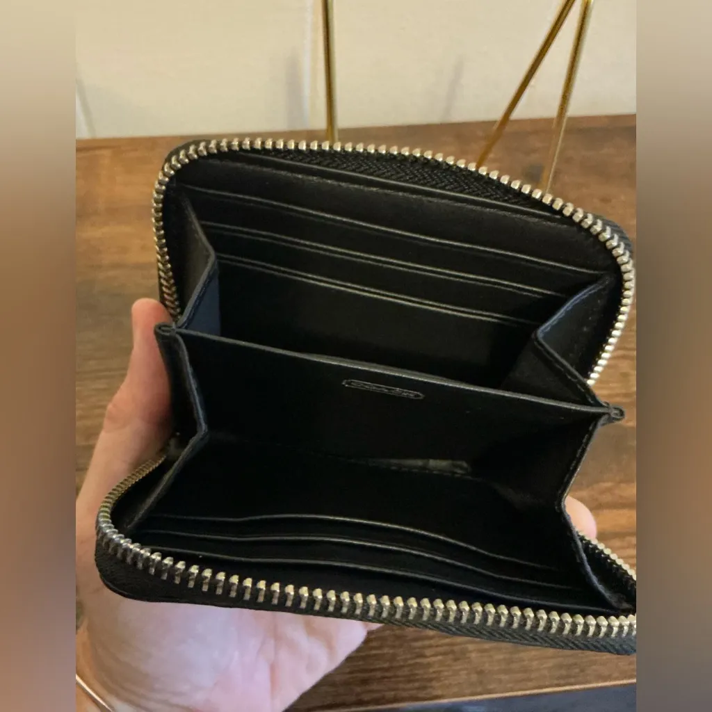 A Rare Modern Vintage Black Patent Leather C Print Small Zip Around Wallet - Image 3