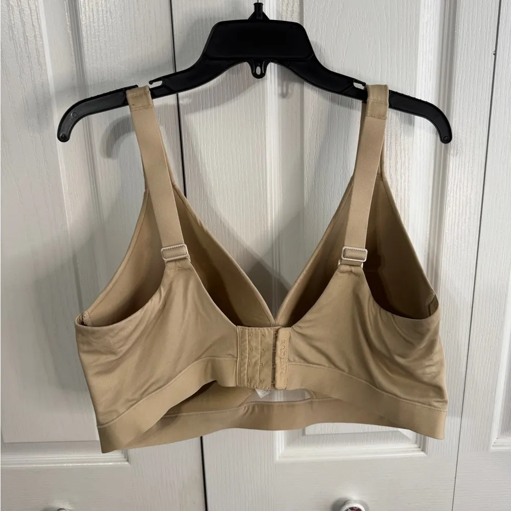 Lane Bryant Cacique lightly lined no wire bra size 42F - Image 3