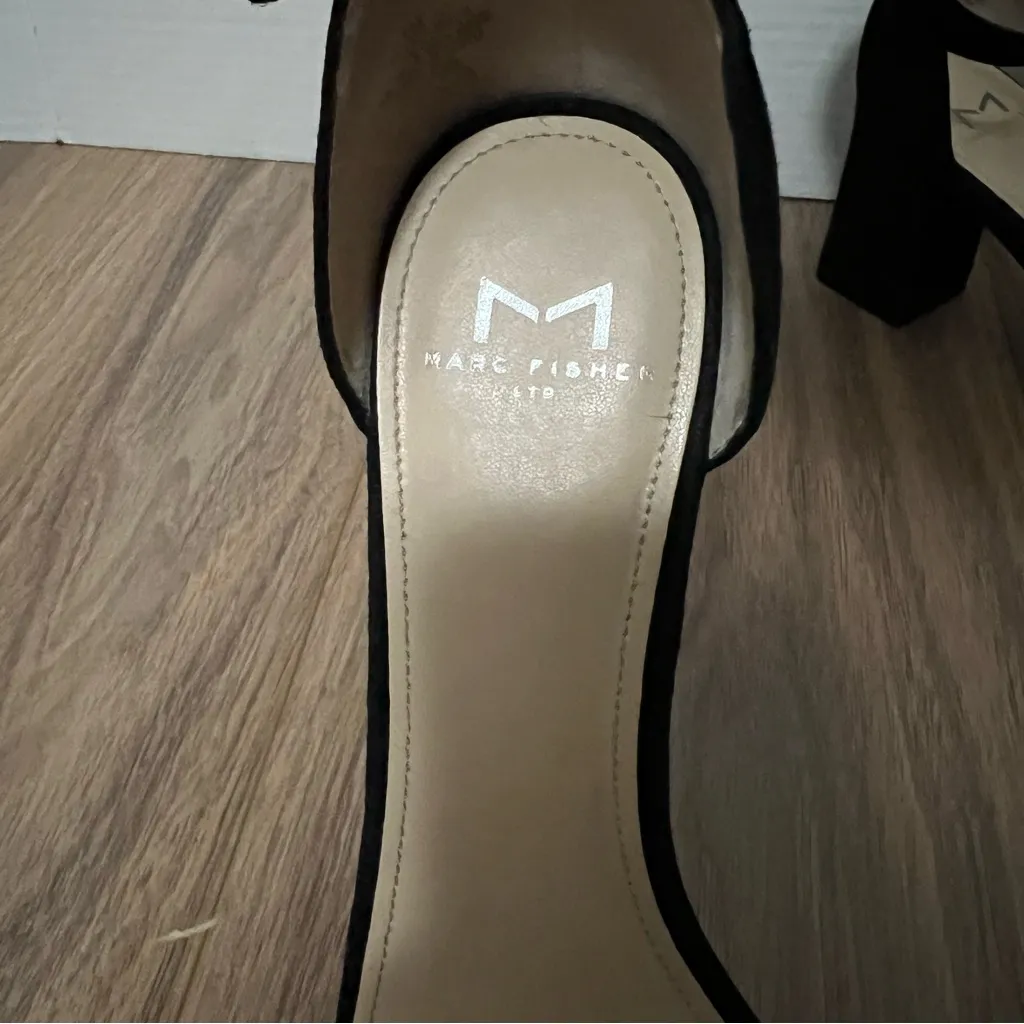 Marc‎ Fisher LTD Black Suede Block Heel Sandals Size 8M - Image 3
