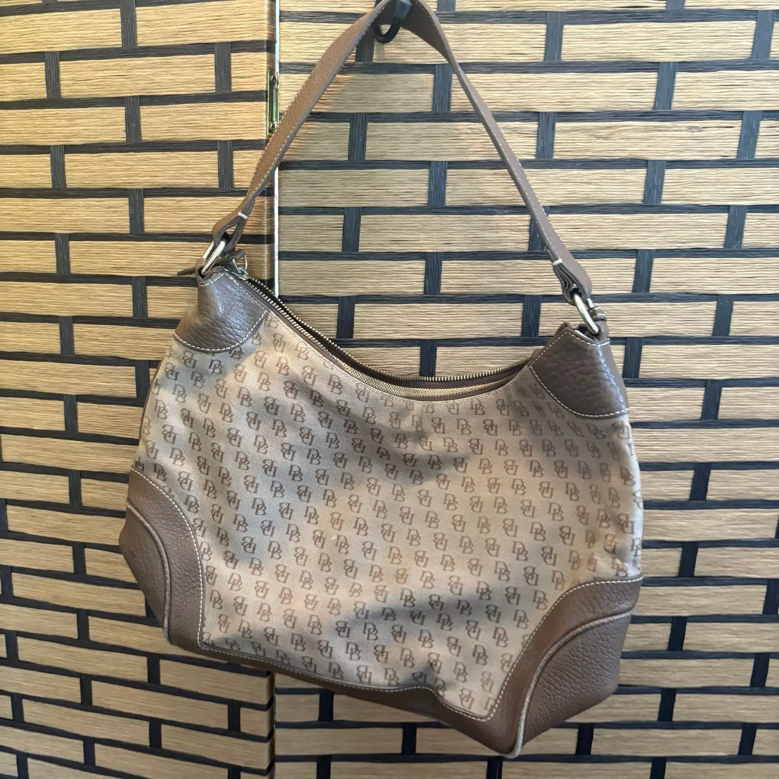 Dooney‎ & Bourke Tan Hobo Style Shoulder Bag - Image 2