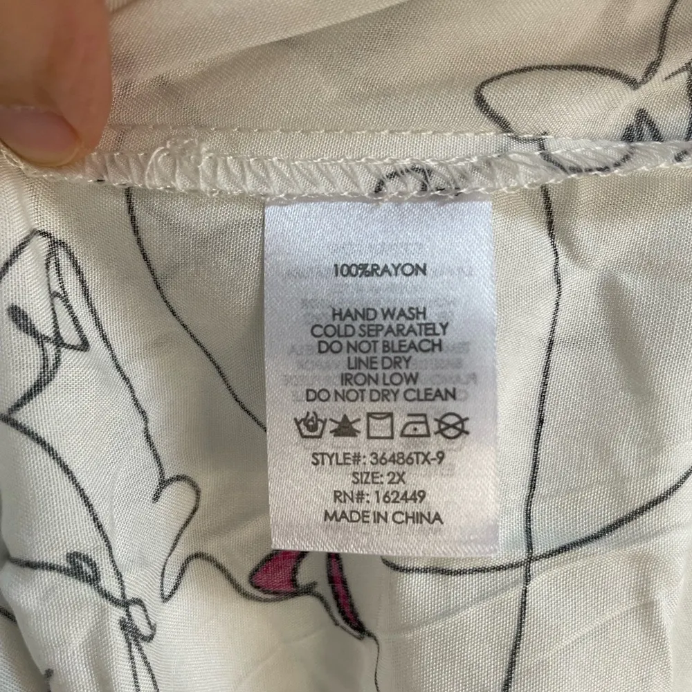 MILK & HONEY Faces Abstract Print Line Art Picasso Button Front Blouse Size 2X White - Image 11