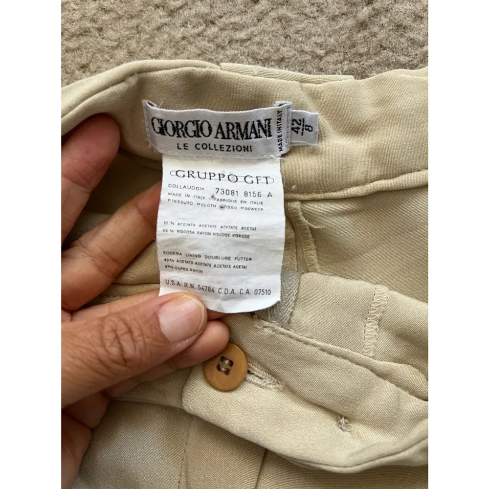 Giorgio Armani high rise beige button and zip front Pleated dress Pants Size 8 - Image 10