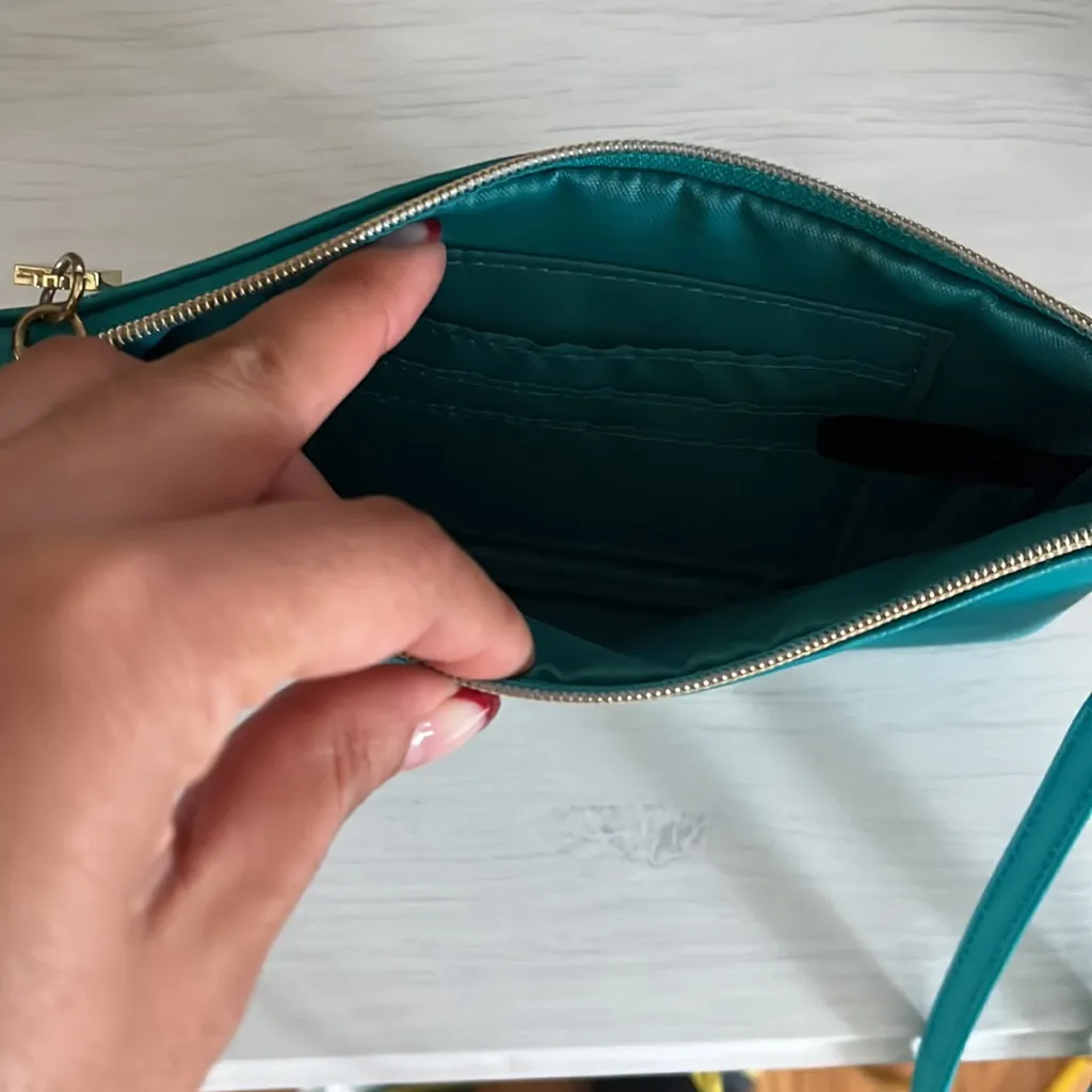 Nine West wristlet - Image 4