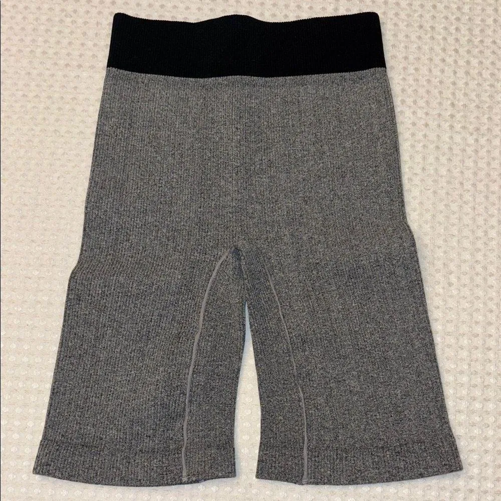 NEW! ZENANA Gray Black Ribbed Compression Bike Shorts L/XL Streetwear Athletic - Image 1