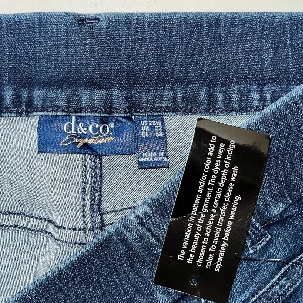 Denim & Co. Signature NWT 28W Blue Denim Perfect Flex Straight Leg Pull-On Jeans - Image 4