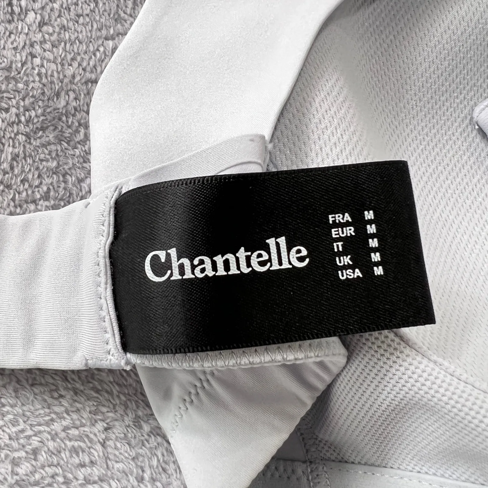 Chantelle Light Gray Sports Bra Medium Wireless High Impact Racerback Mesh - Image 5