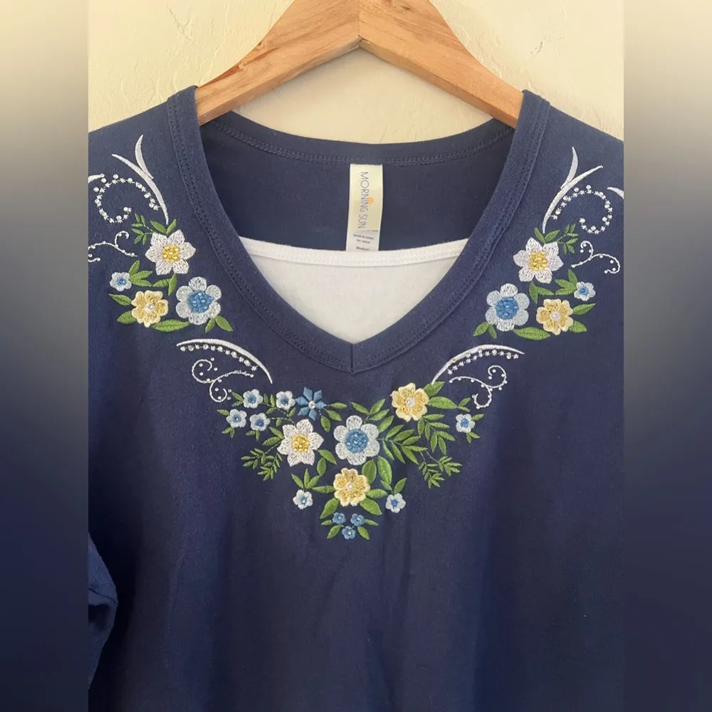 Women’s Morning Sun Top sz M Blue Size M - Image 2