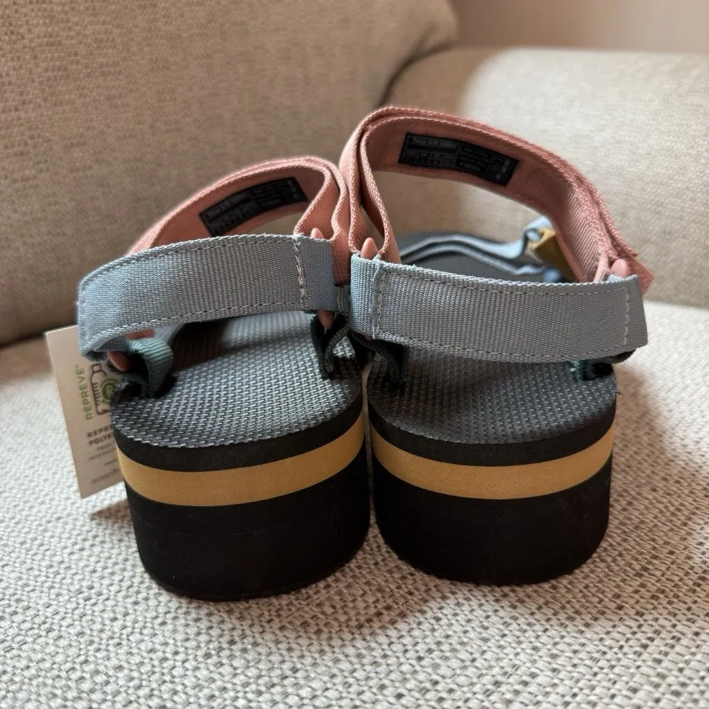 Teva NWT Women's Flatform Universal Platform‎ Sandal in Rainbow Light Multi 11 - Image 6