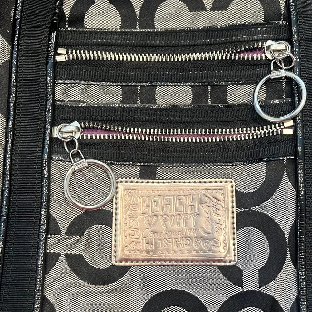 Coach Poppy Op Art Glam Tote Style 14530 in Black and Grey Signature C Pattern - Image 3