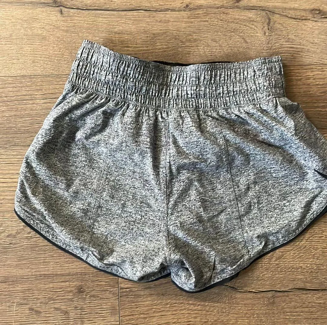 Lululemon Reversible Shorts 3” - Image 2