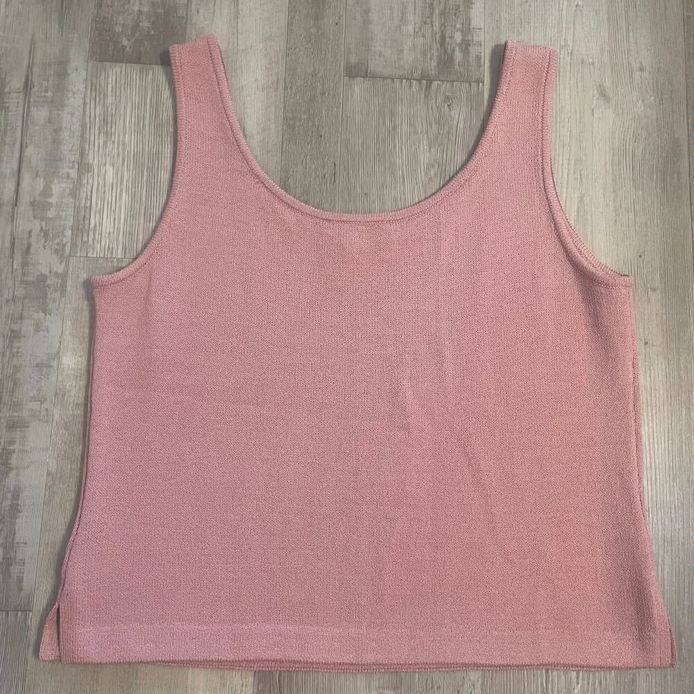 St. John Knits Blush Low Scoop Neck Santana Knit Shell size medium - Image 11