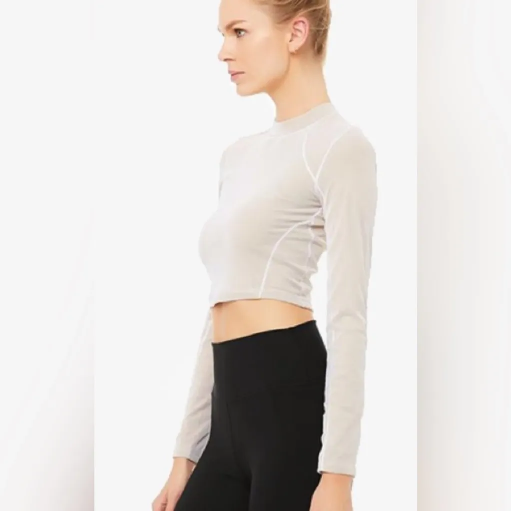 Alo Yoga Vision Long Sleeve Shirt Sz M in White Latte Cropped Ruched Mesh - Image 2