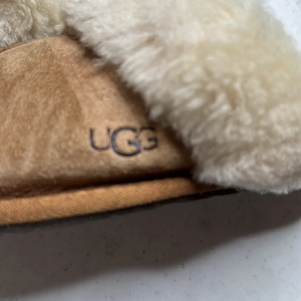 UGG SCUFFETTE II SLIPPERS SAND SIZE 8 USED CONDITION - Image 9