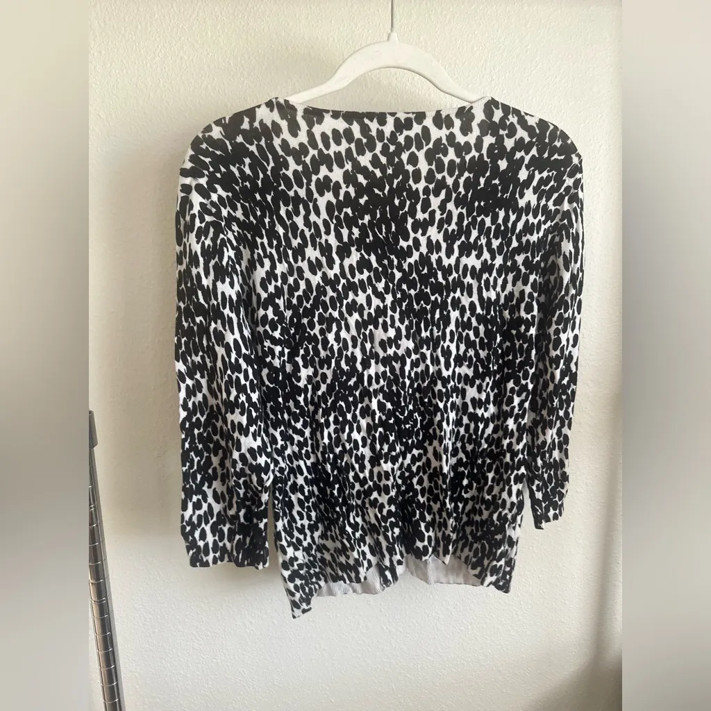 ROZ & ALI Black and white Cardigan with red trim. - Image 2