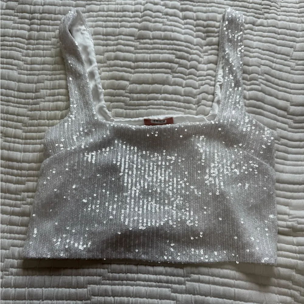 SHOW ME YOUR MUMU
TARA CROP TOP - Image 5