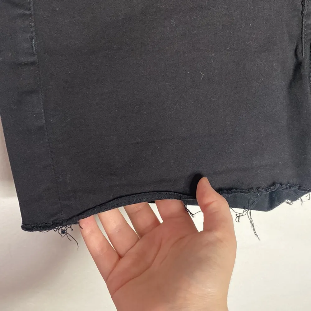 American Eagle sateen hi-rise shorties fringed hem in black - Image 4