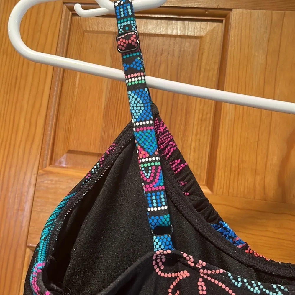 COCO Reef printed tankini top size 34D. - Image 4