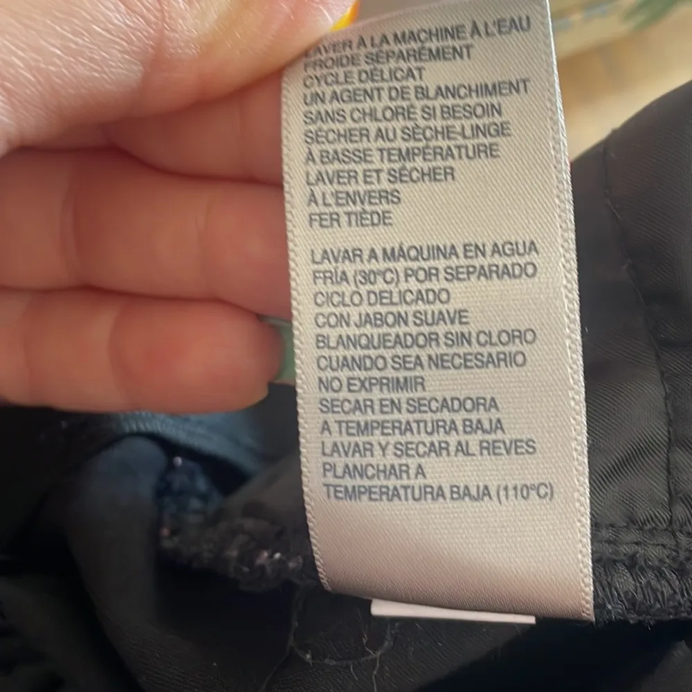 Rafaella Curvy Capri Pants Black Size 12 Petite - Image 6