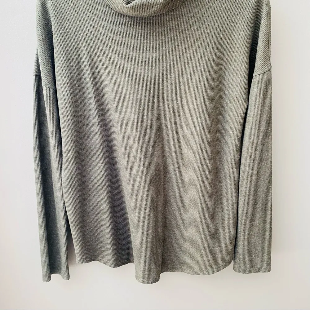 a new day Cowl Neck Waffle Knit Long Sleeve Top Green Sz Small - Image 3