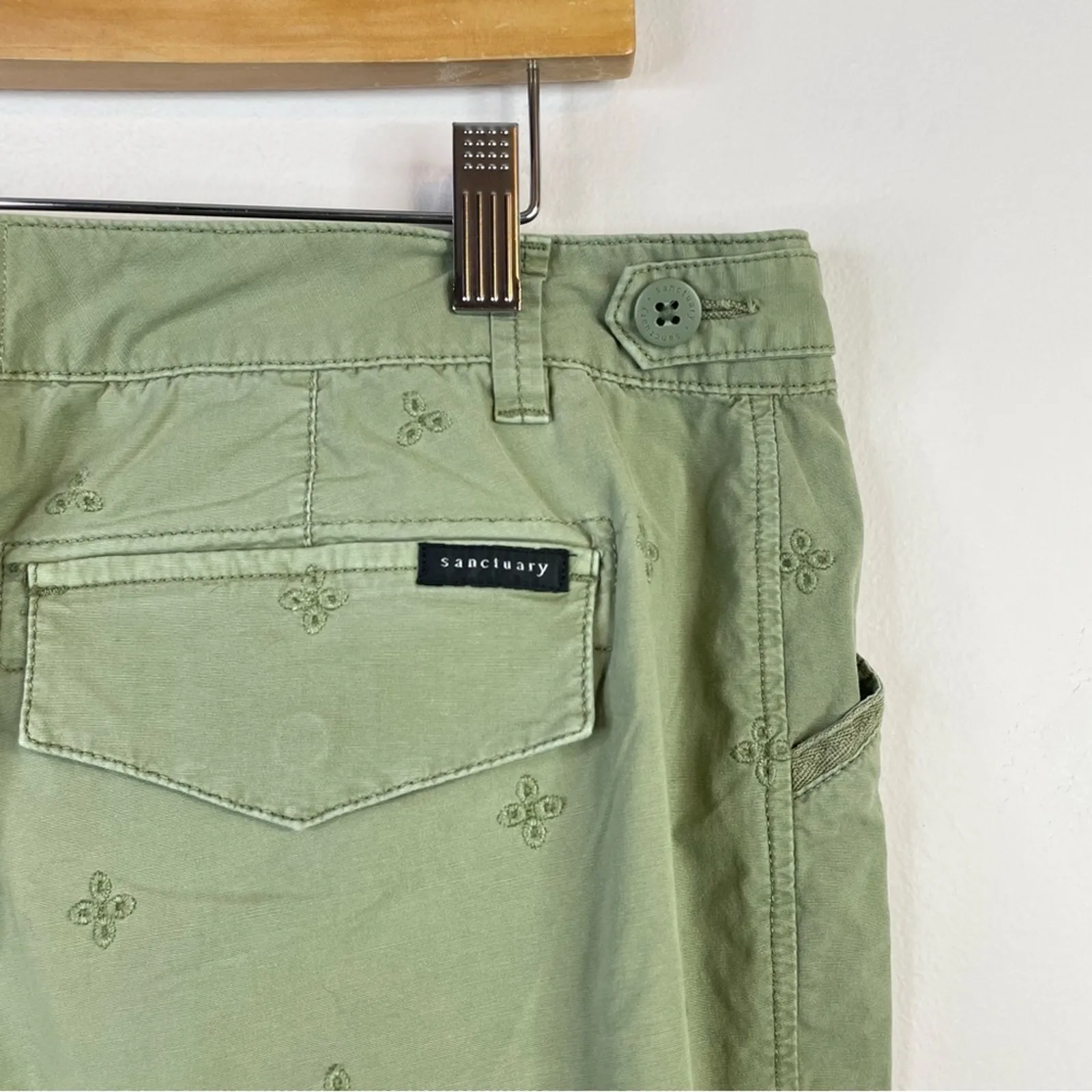 Sanctuary Surplus Olive Army Green Eyelet Cargo Cropped Utility pants 31 new - Image 7