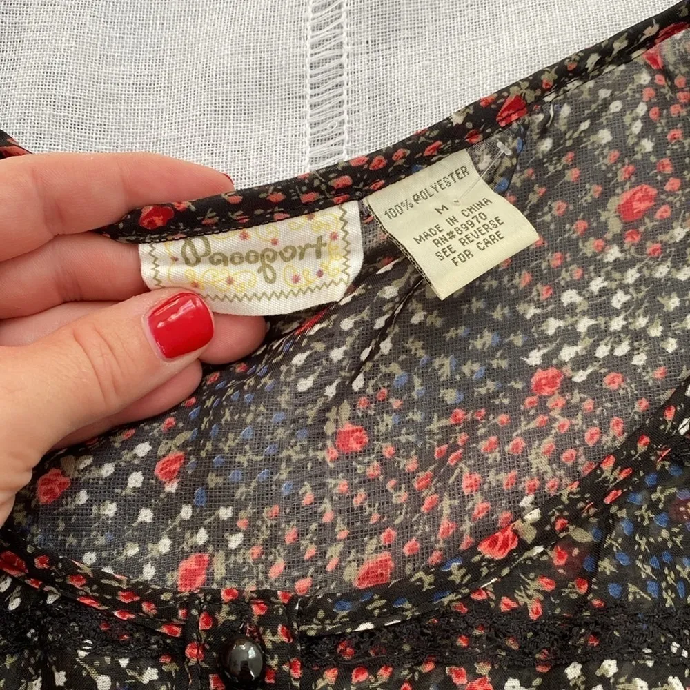 Passport shawl blouse with delicate floral print. Black Size undefined - Image 4