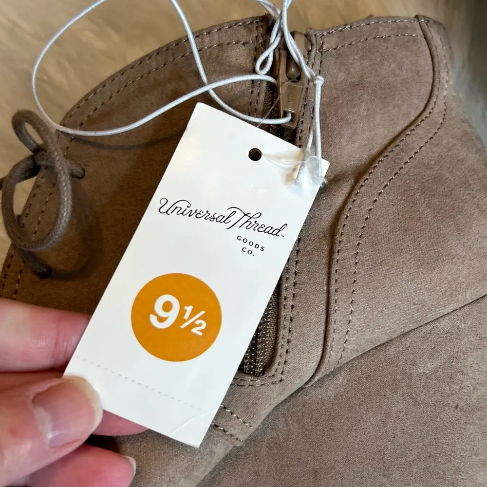 Universal Thread Wedge Bootie Shoes Woman’s Size 9.5 Taupe Faux Suede Bessie - Image 3