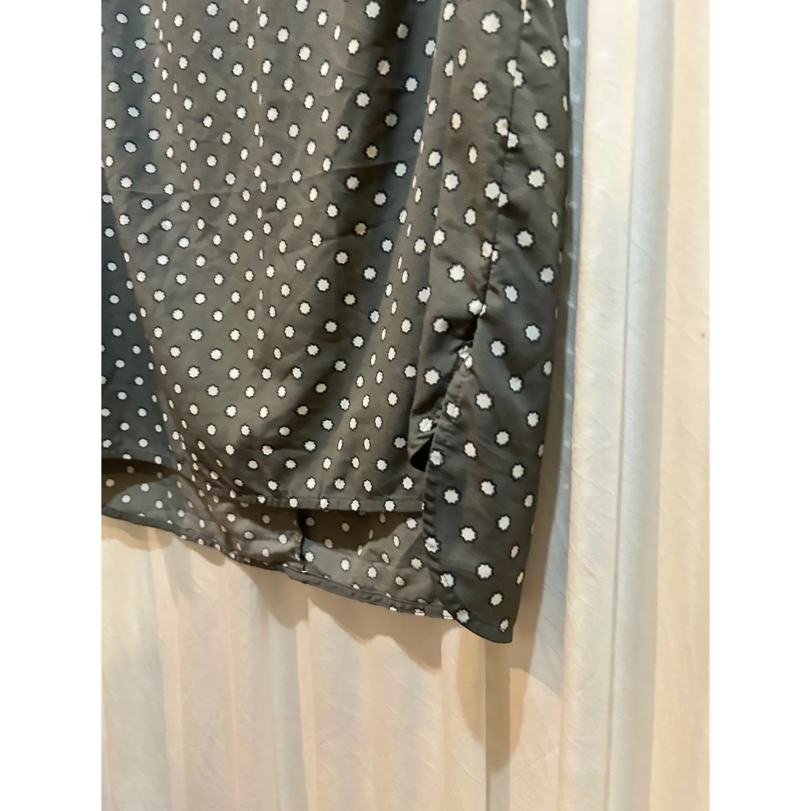 Merona XL Gray Polka Dot Sleeveless Blouse Top Casual Business‎ - Image 4