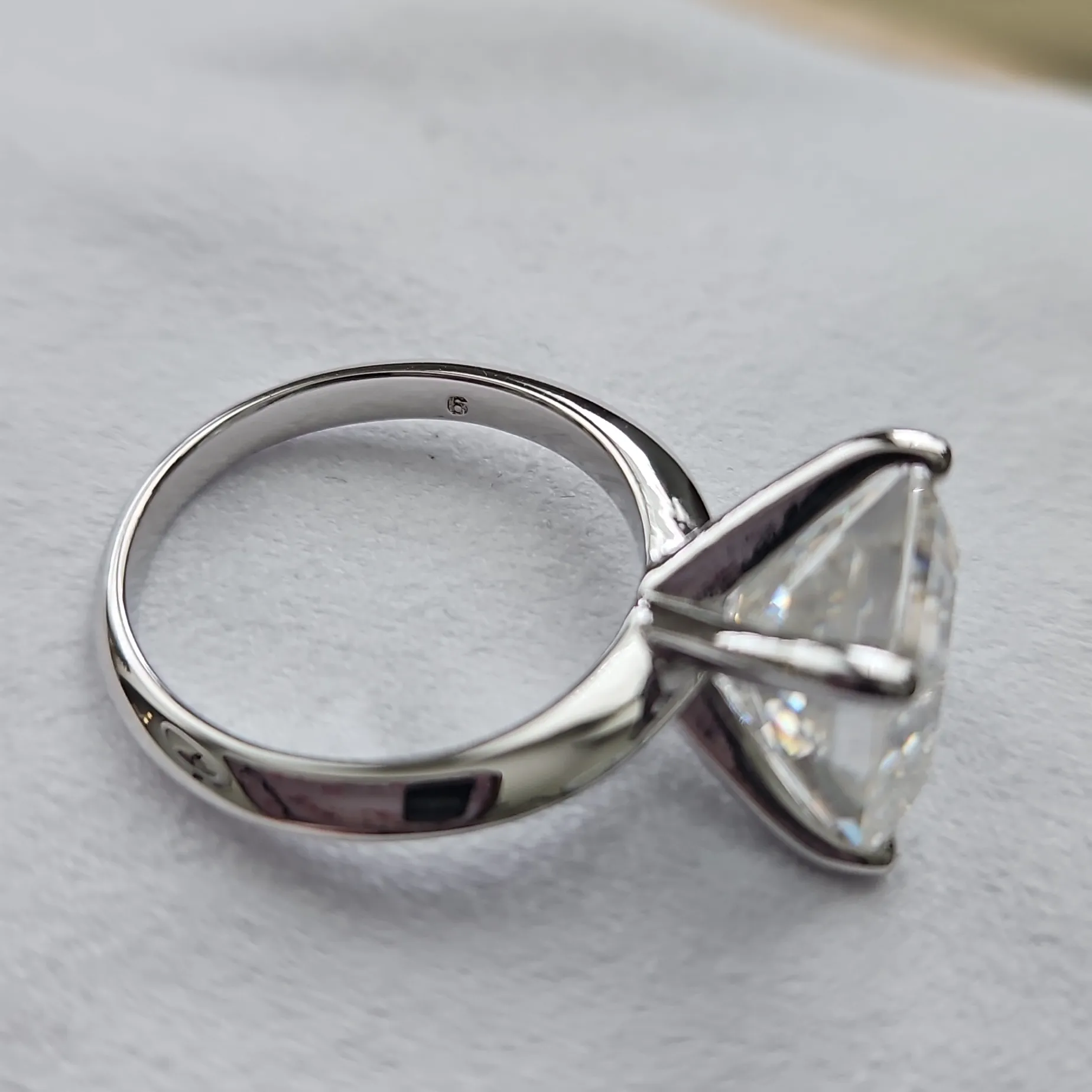 5.5ct Assher Cut Solitaire Moissanite Ring. Size 6 - Image 7