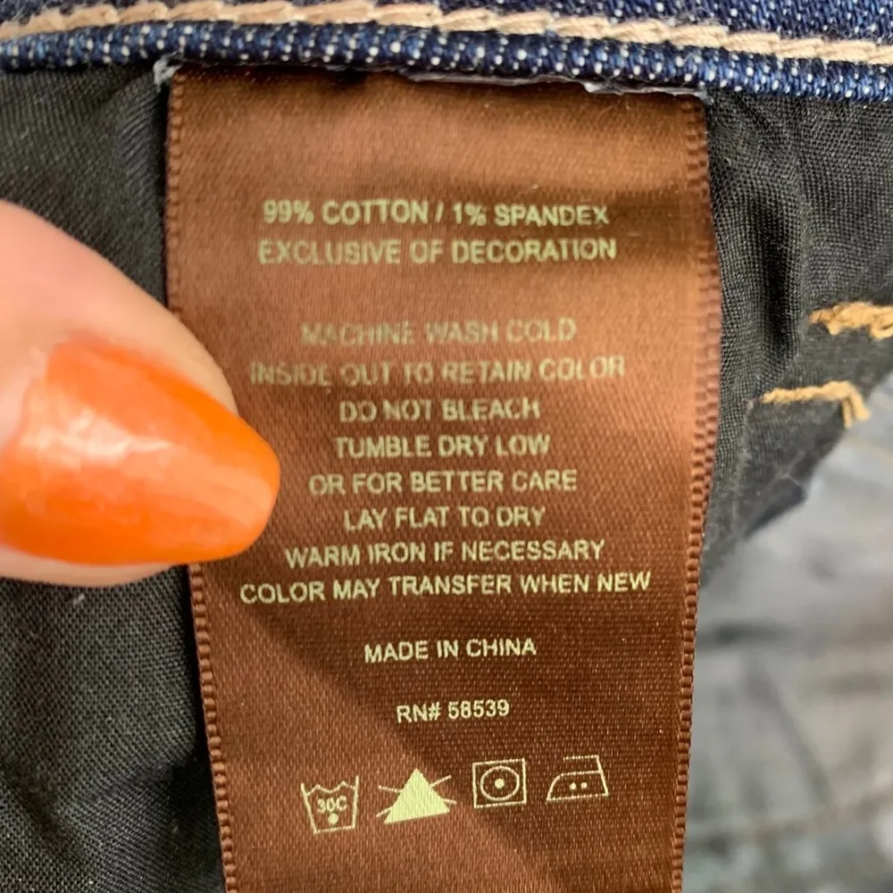 Kut From The Kloth Medium Wash Natalie Bermuda Shorts - Image 7