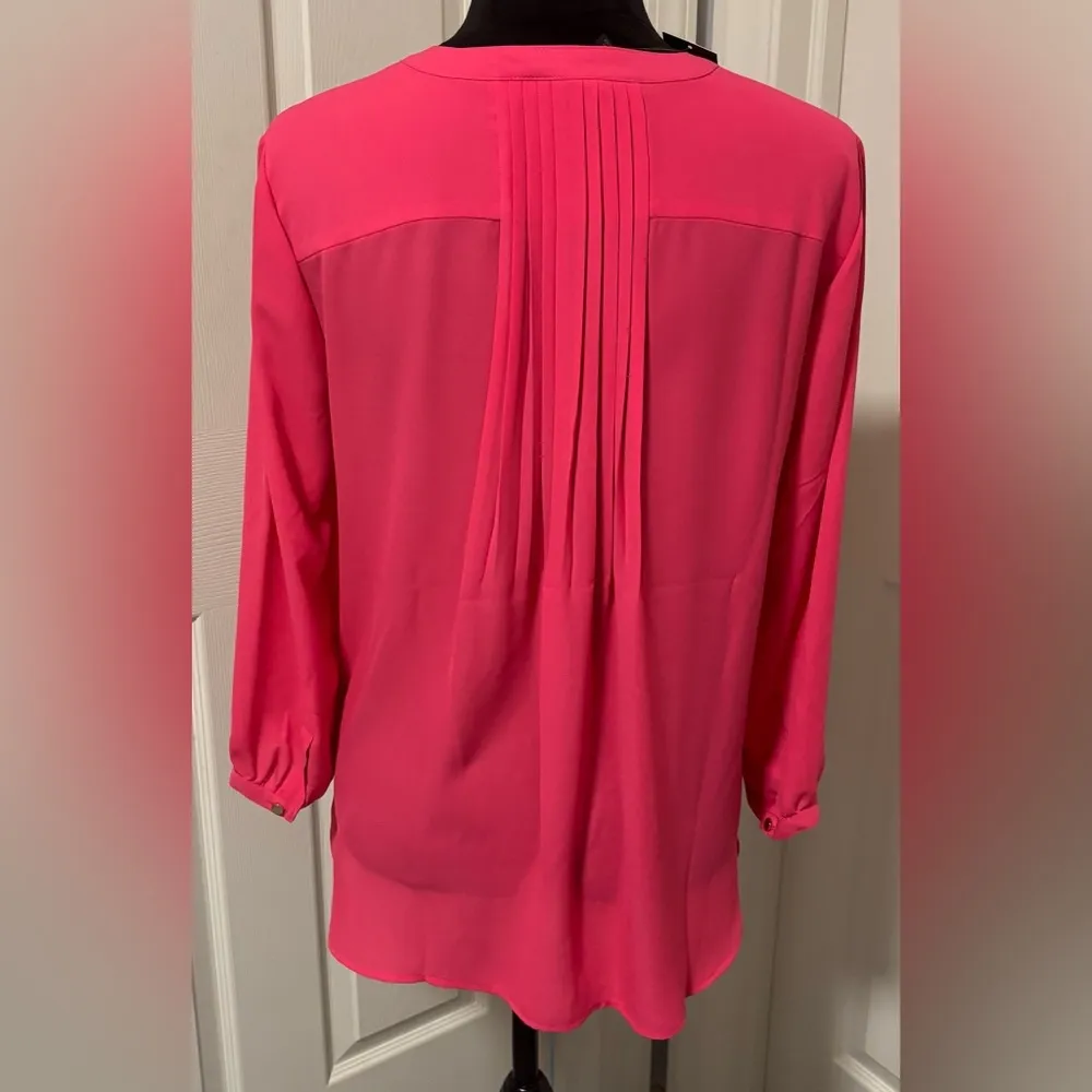 NWT JM Collection Pleated Back Blouse - Image 5