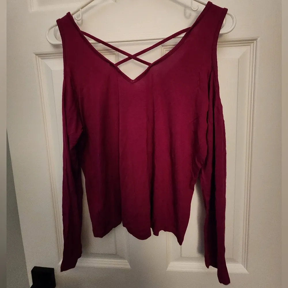 Express Cold Shoulder Long Sleeve Double Vneck Shirt Pink Berry Size XS - Image 4