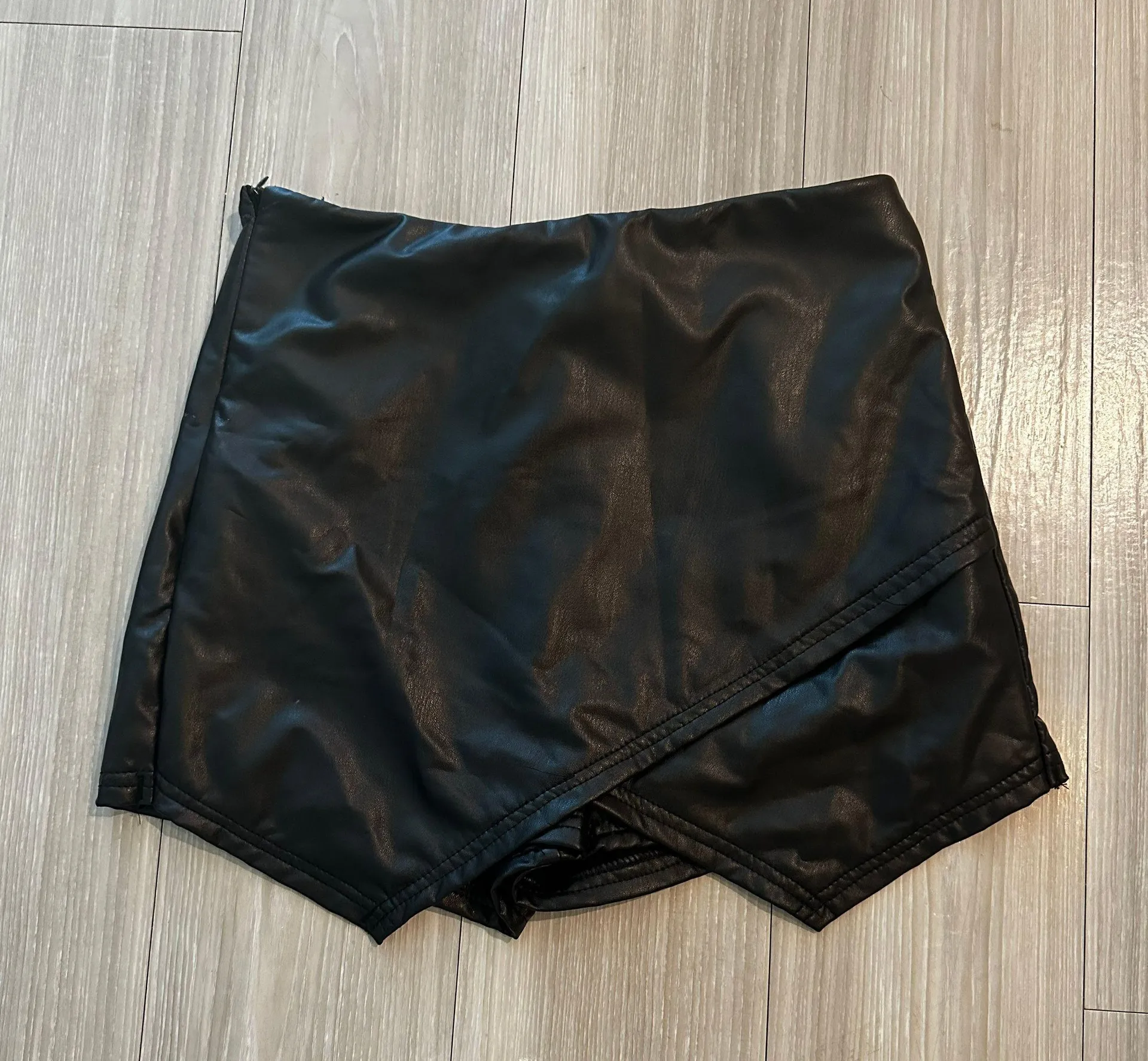SheIn black leather skort - Image 3