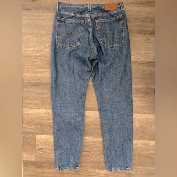 Levis wedgie straight size 27 - Image 2
