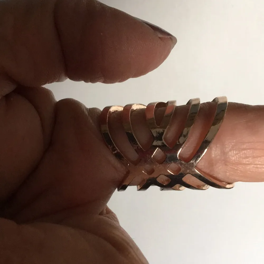 New Criss Cross Open weave Gold Ring size 8 - Image 3