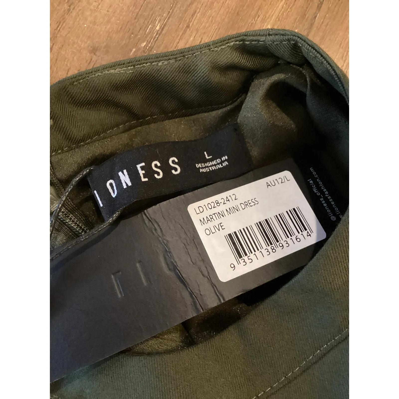 LIONESS Martini short sleeve Mini Dress  olive size large NWT - Image 9