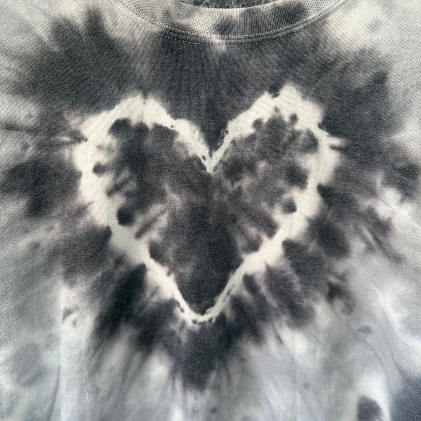 Urban Outfitters Urban Renewal Remade Women's Heart Tie-dye Crew Neck OS - Image 3
