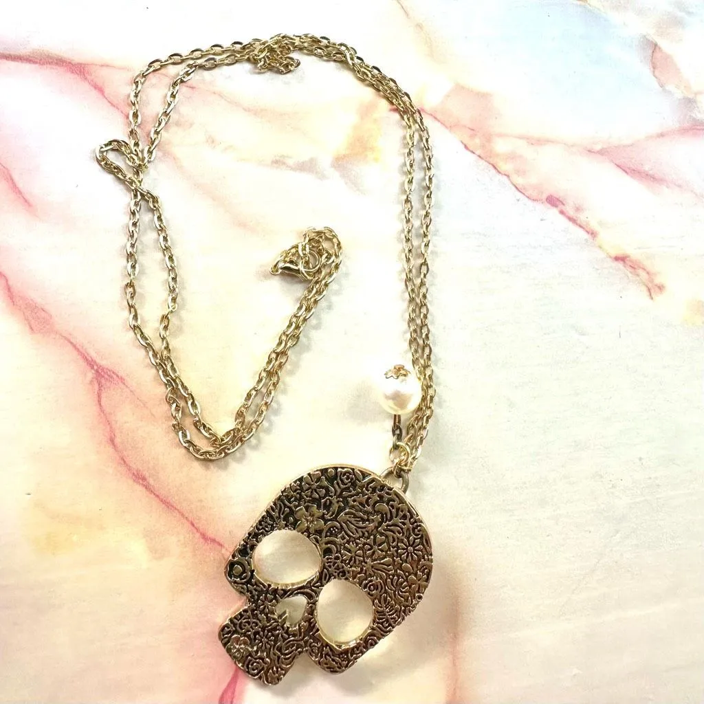 Gold tone skull faux pearl pendant necklace - Image 4